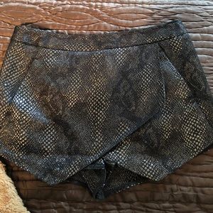 Sparkly Leopard express skort